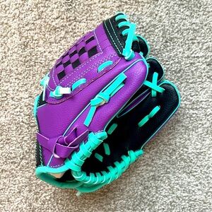 Toddler backyard baseball ⚾️ glove
